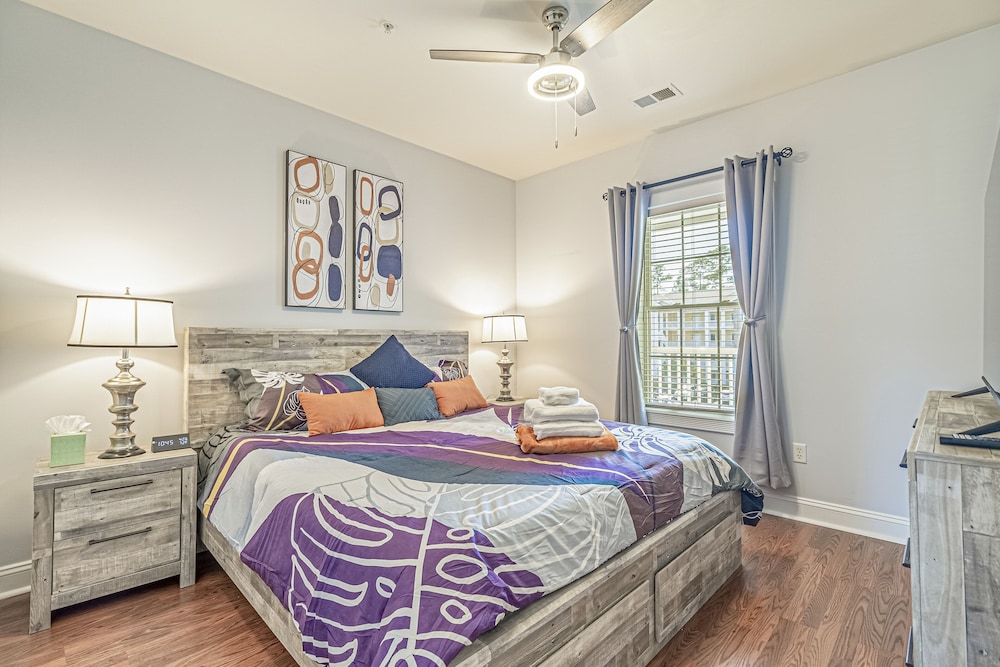 Magnolia Pointe Luster Leaf 4869-302 3 Bedroom Condo