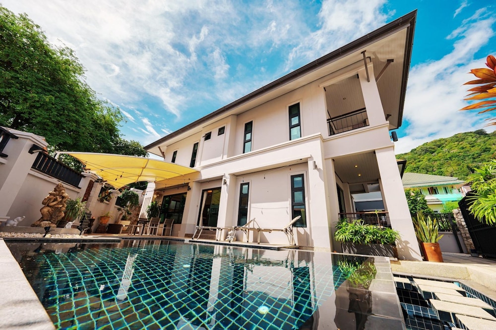 Patak 3 Bedroom Private Pool Villa