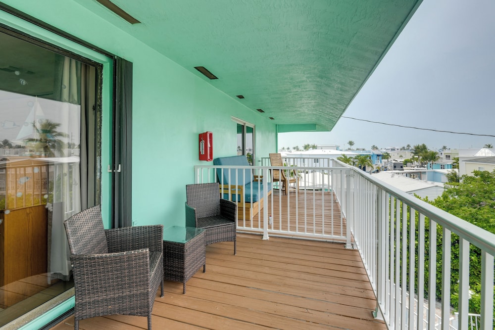 Walk to Beach: Florida Keys Gem w/ Ocean Views