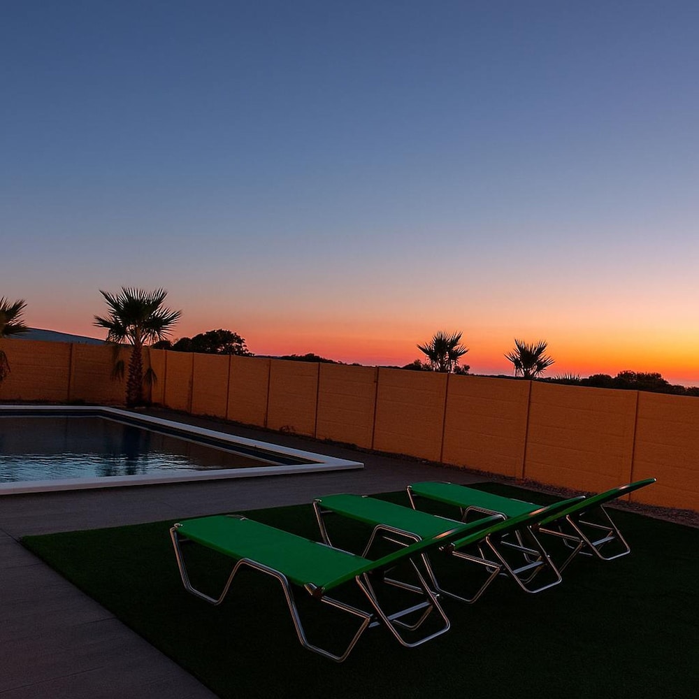 Milolithos Paradise Beachfront Getaway With Pool