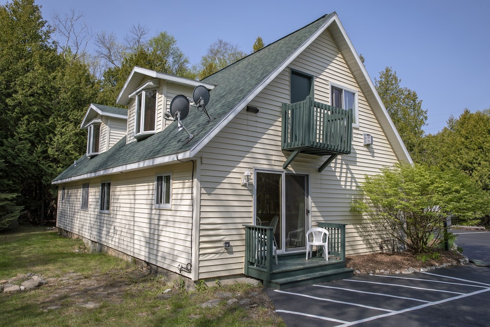 Ridges Inn & Suites