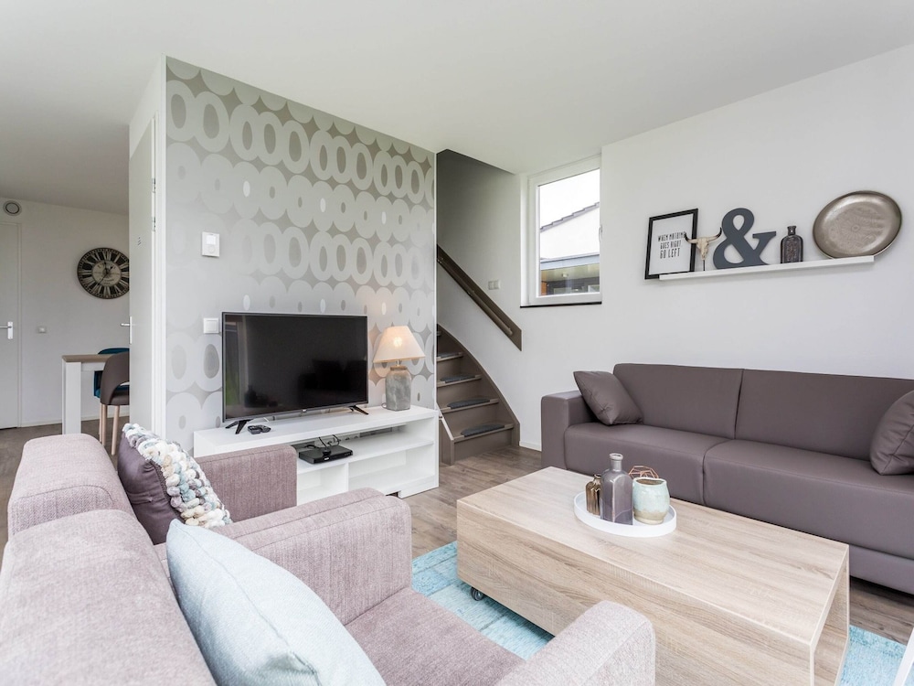 Villa With med Children's Room in Limburg view 5