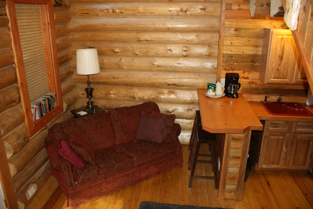 Hearthstone Elegant Lodge by the River