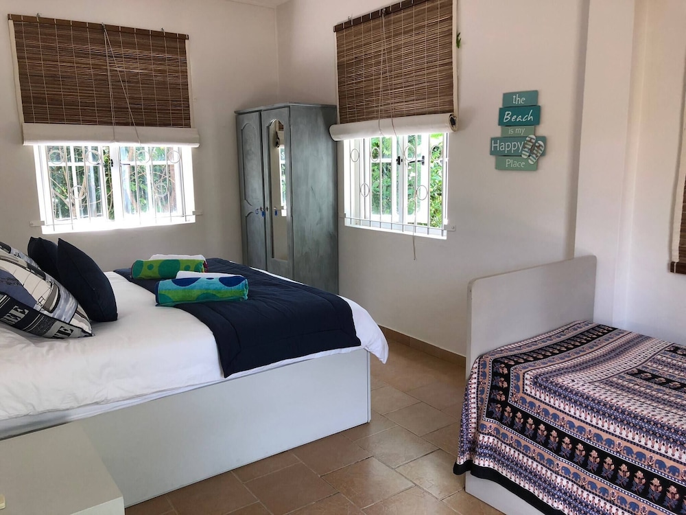 Villa Sirandane, Baie Du Tombeau view 5