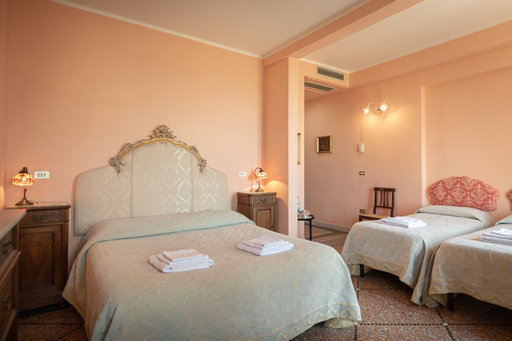 Villa Val d'Olivi view 4