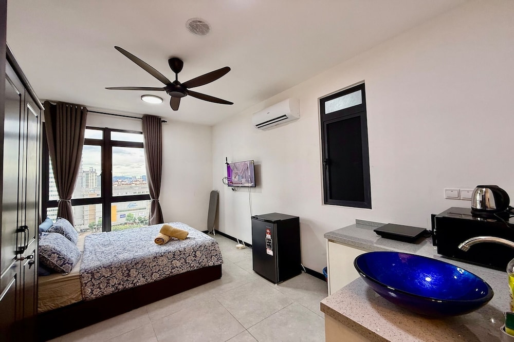 Neu Suites Horizon View Apartments