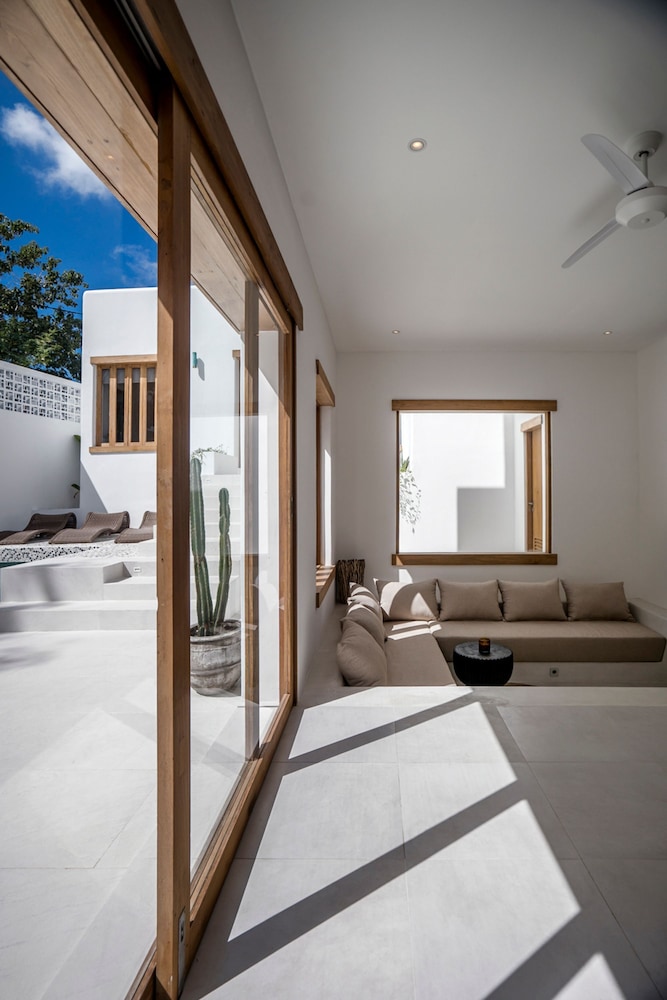 Villa Oasi 1 by Alfred in Bali - Brand New Tropical Luxury 3 BR Bingin Beach