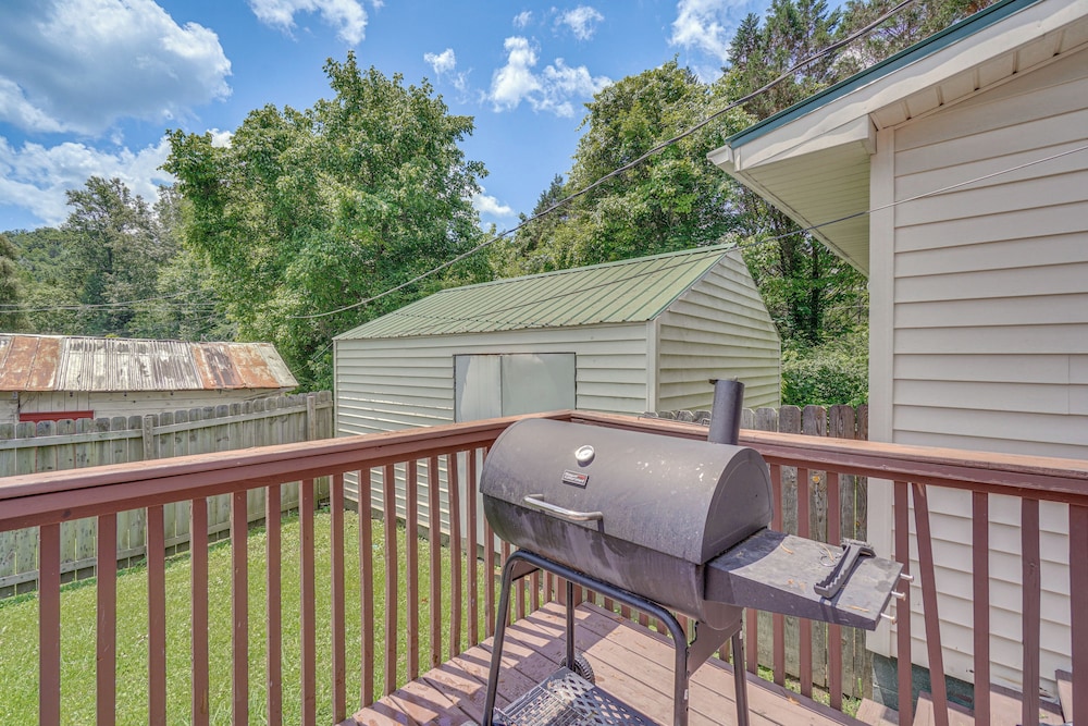 Hike, Fish & Ride: Pet-friendly Huntsville Home