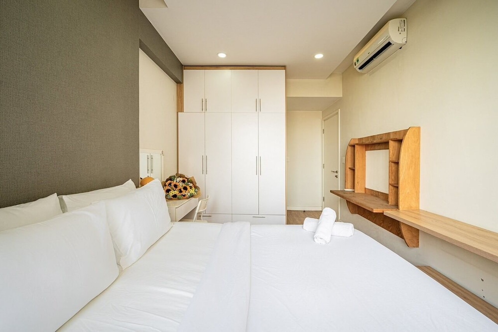 Masteri Luxury City Apartment