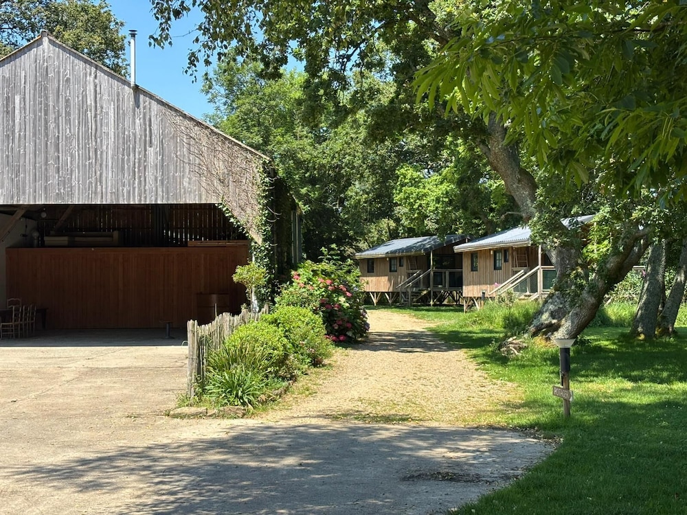 Le Jardin Saint Germain Lodges & Events view 5