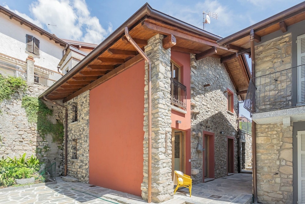 Villetta Abbazia Acqua Dolce - With Stunning Terrace by Rent all Como