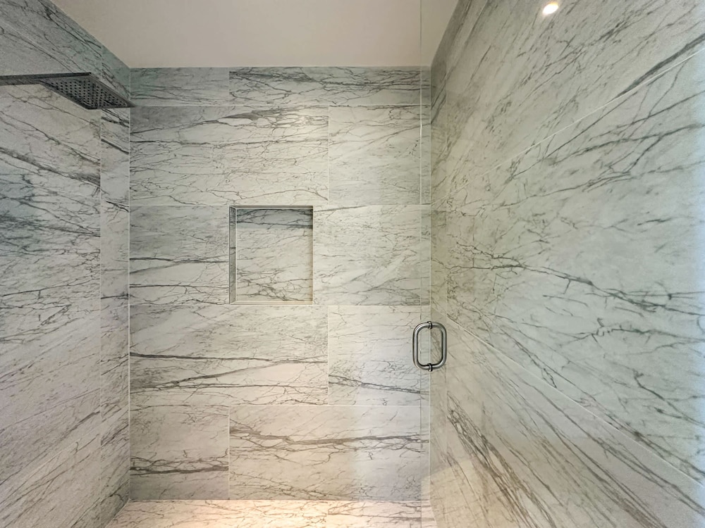 5BR Beachfront Luxury Condo