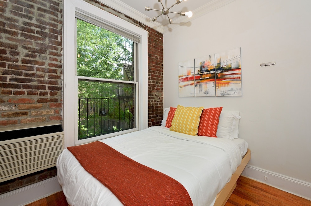Charming 3-bedroom Apartment in Midtown West