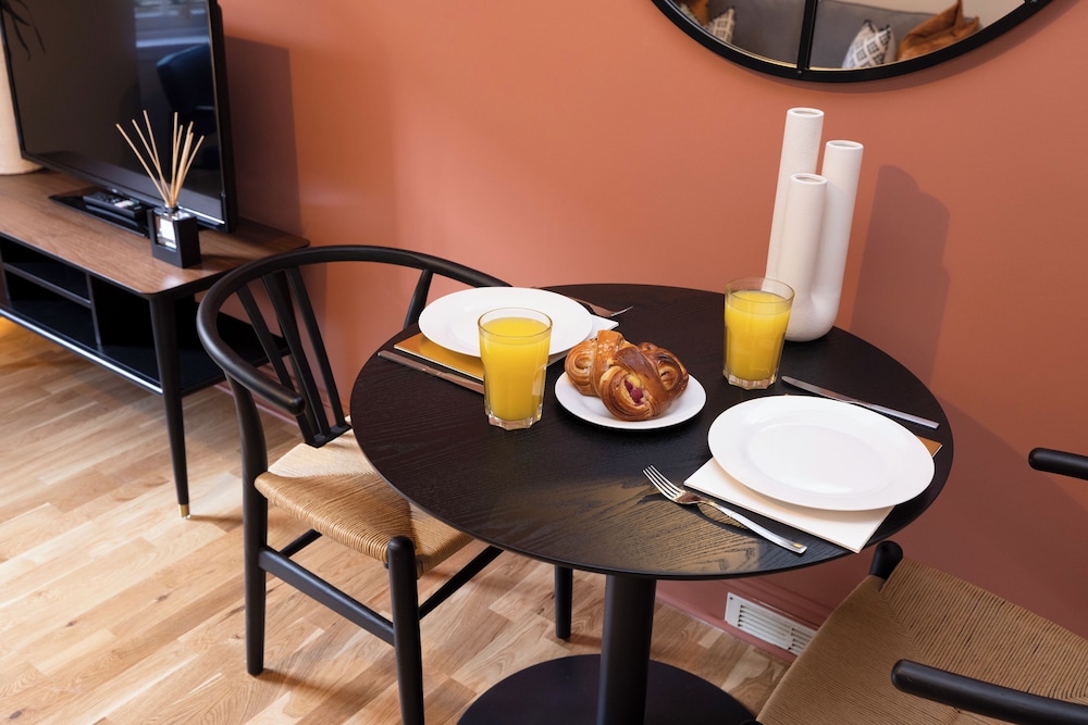 JOIVY Modern 1-bed flat in New Town