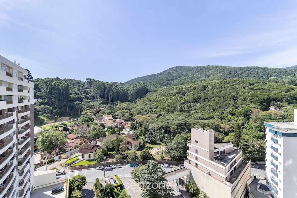 Apt With Private Barbecue and Pool Pea1301