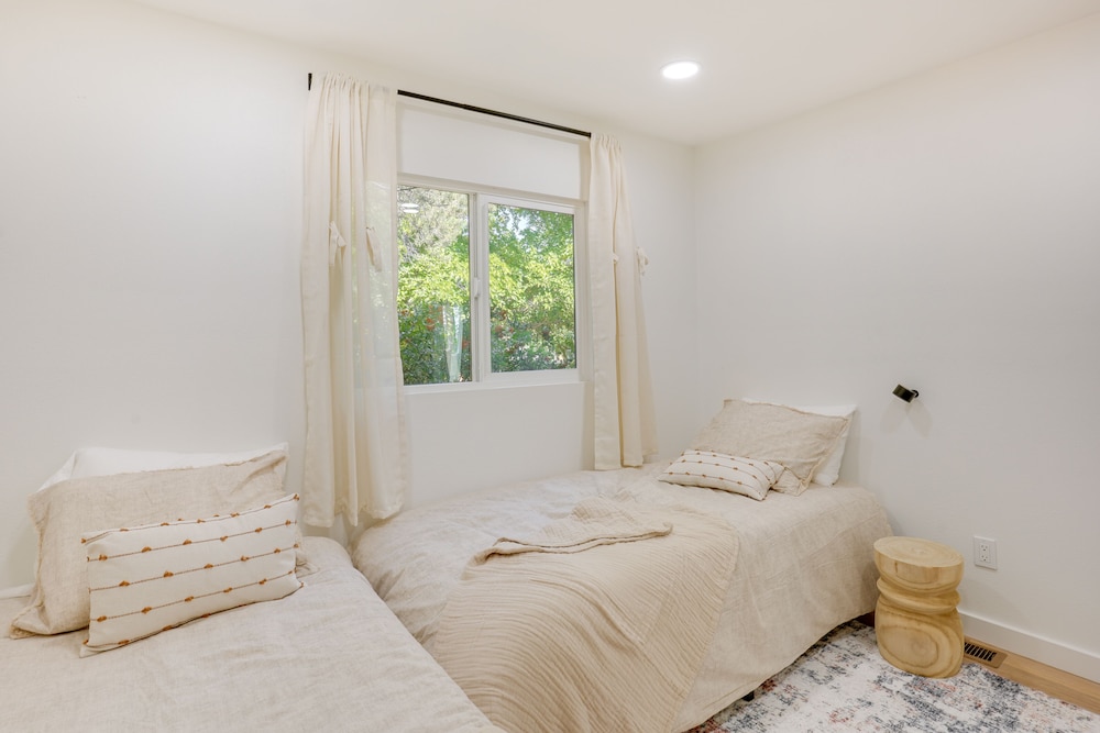 Mtn Views: Bright & Airy Sedona Home!