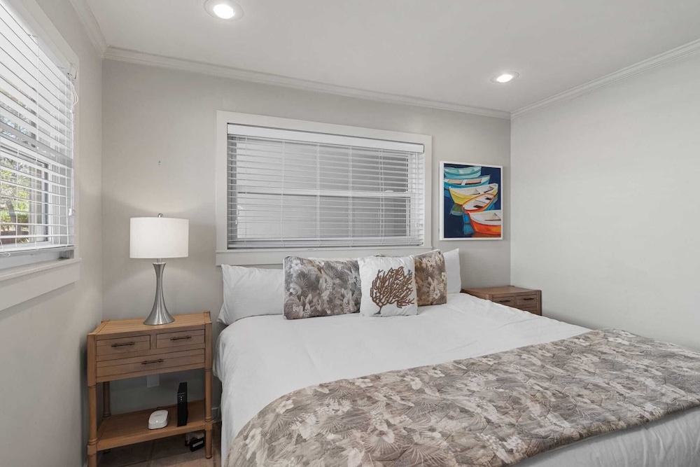Beach Retreat w/ Sundeck, Golf Cart & Bikes Bungalow House by Avantstay