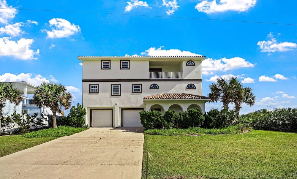 Beach House Mansion- Private Beach Walk Over