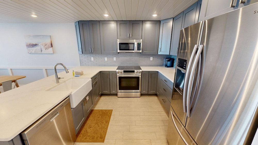 Dolphin Point 604c 2 Bedroom Condo