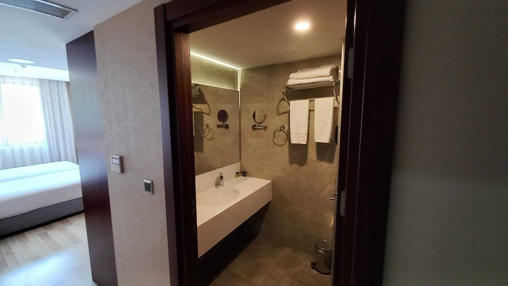 Park By Clover - Image 43