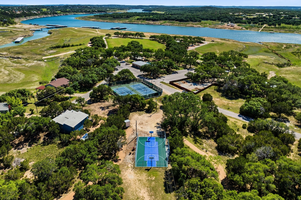 Lago Vista Home w/ Game Room Outdoor Tub! - Property Image 73
