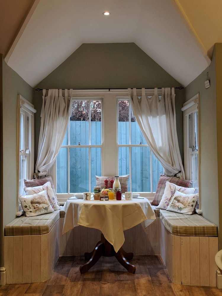 Lodbourne Farmhouse