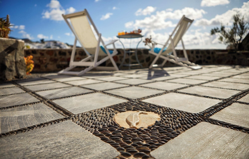 Lava Oia's view 5