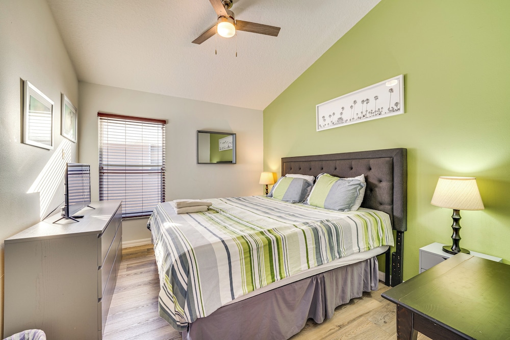 10 Mi to Disney: Family Retreat w/ Game Room!
