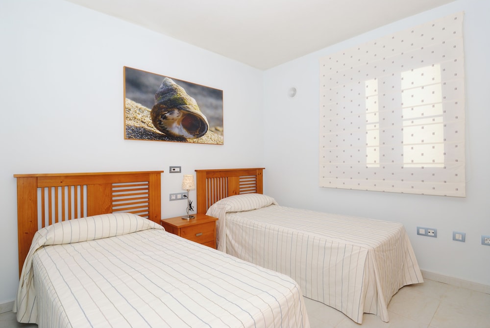 Immaculate 2-bed Apartment No 5 in Playa Blanca photo 2
