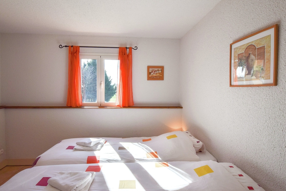 Detached House With Stunning Views photo 3