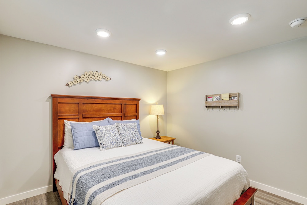 Modern Weaverville Apartment - Walk to Downtown! view 4