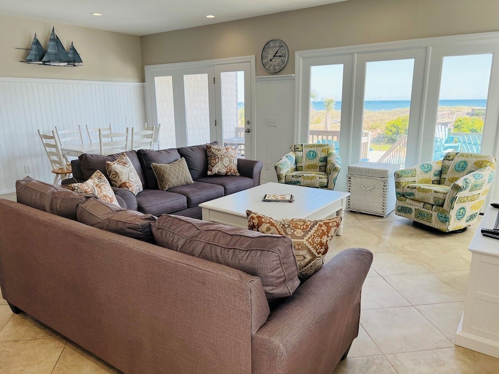 Avalon West- 5 Bedroom Home by RedAwning - Property Image 47