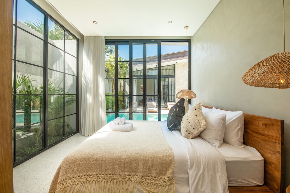 Villa Serai 5br to the Beach