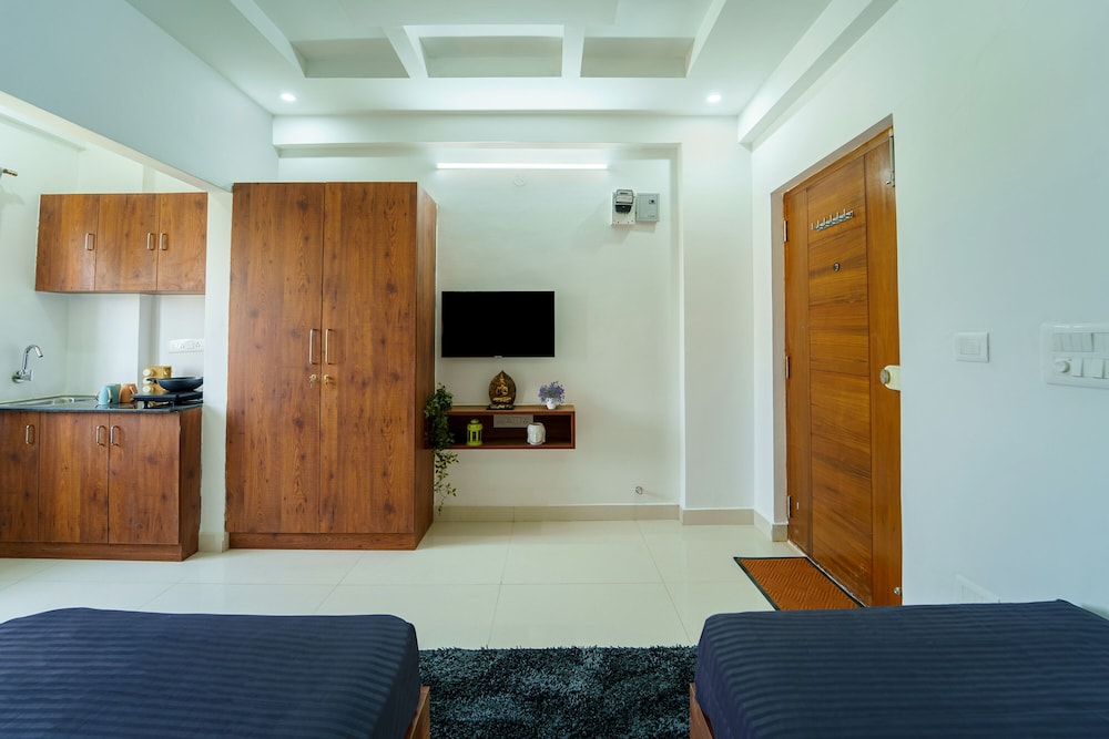 Wandr Taurus - Sarjapur, Vaishnavi Tech Park, Manipal Hospital view 5