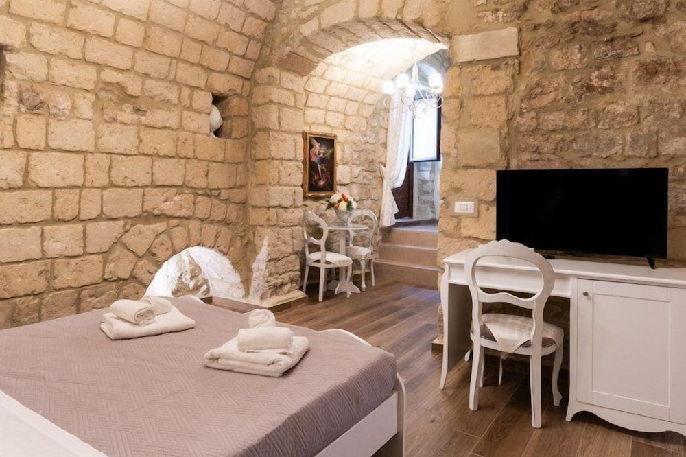 Saint Michel Room by Wonderful Italy