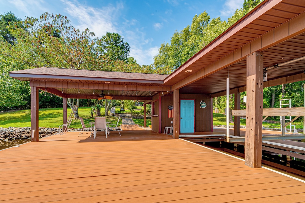 Hyco Lake Escape w/ Deck & Dock: Families Welcome!