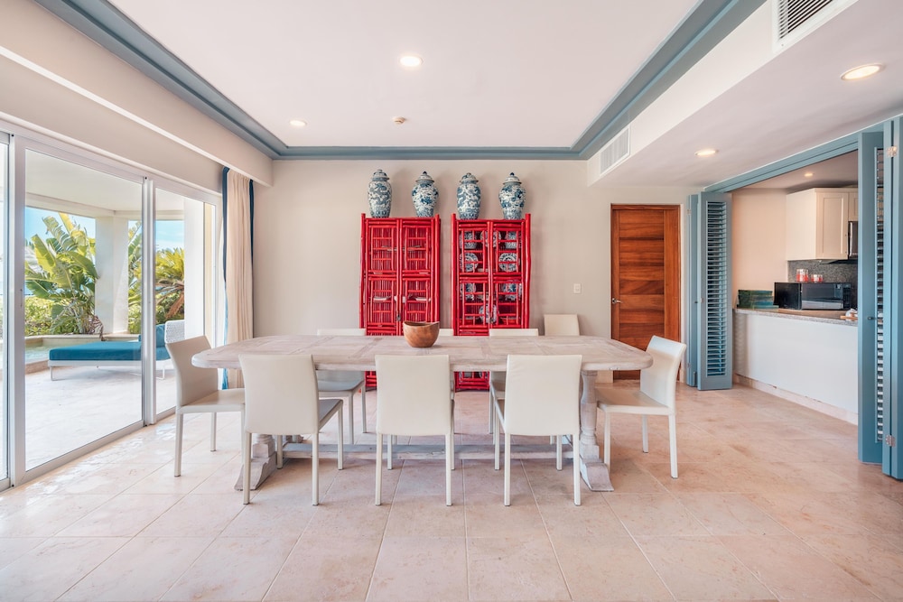 Apt w 2br-beachfront Private Pool in Sotogrande