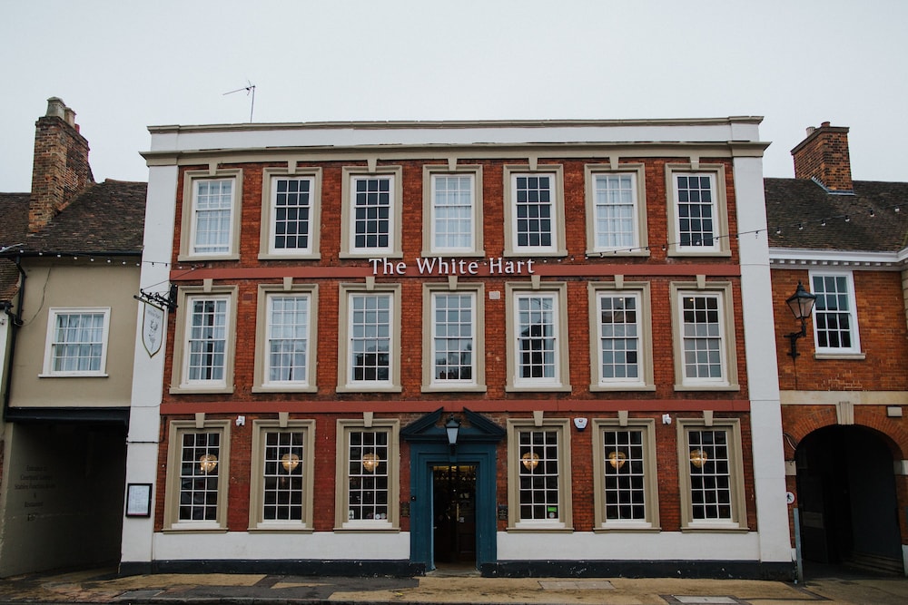 Bedford Vacations - The White Hart - Property Image 17