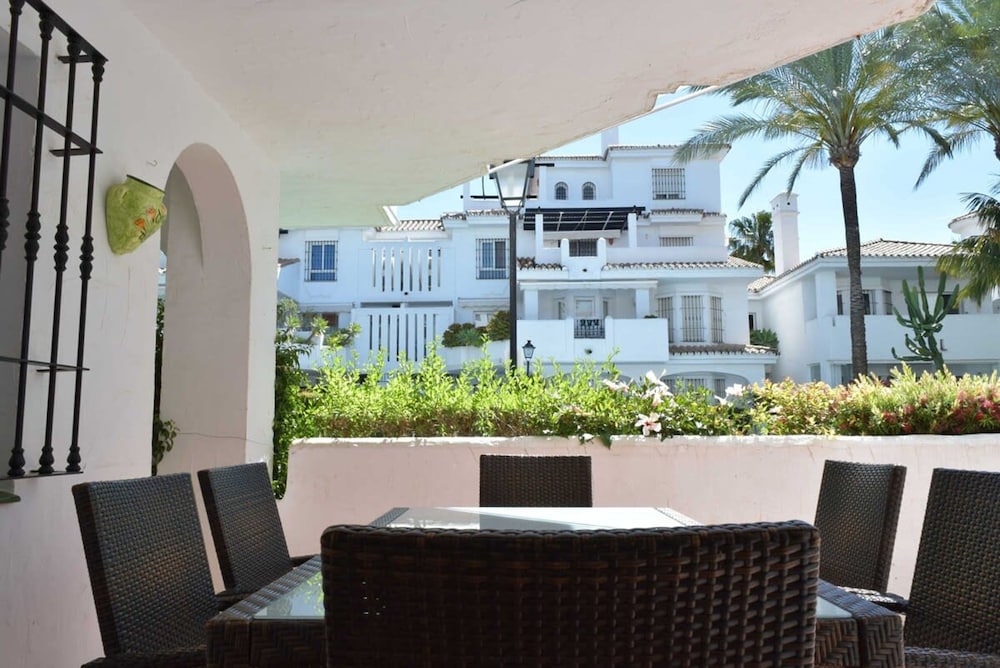 Poolside Holiday Dream 3 Bedroom F-3