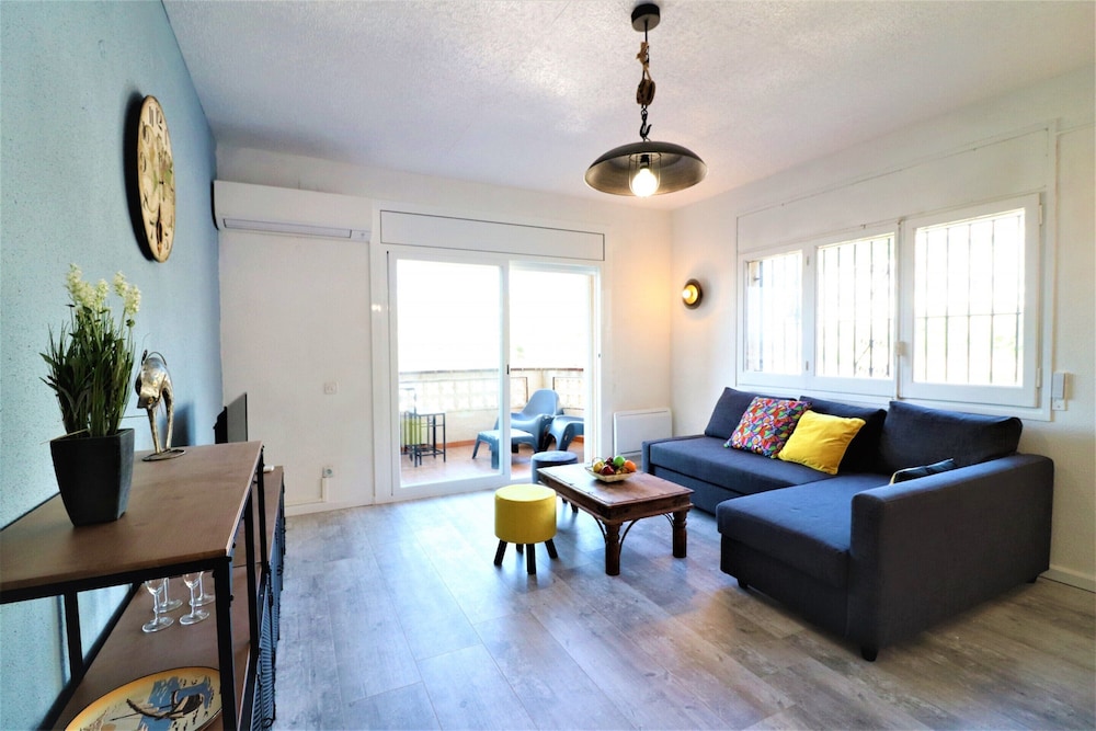 Apartment With Scenic View