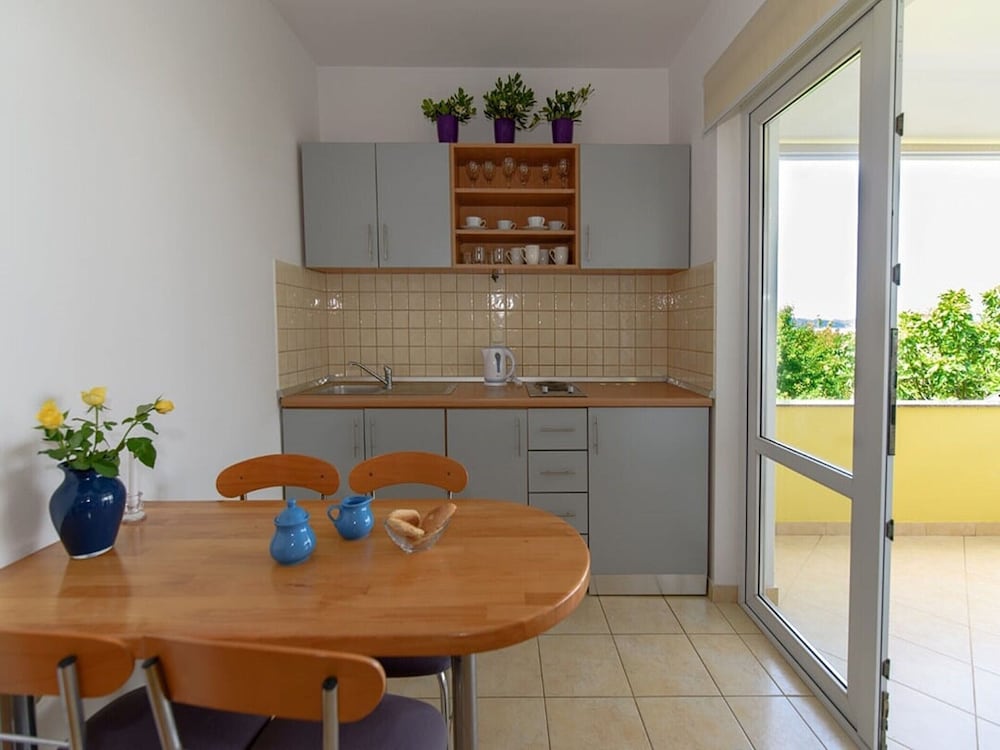 Spacious Apartment in Sukosan With Balcony view 4