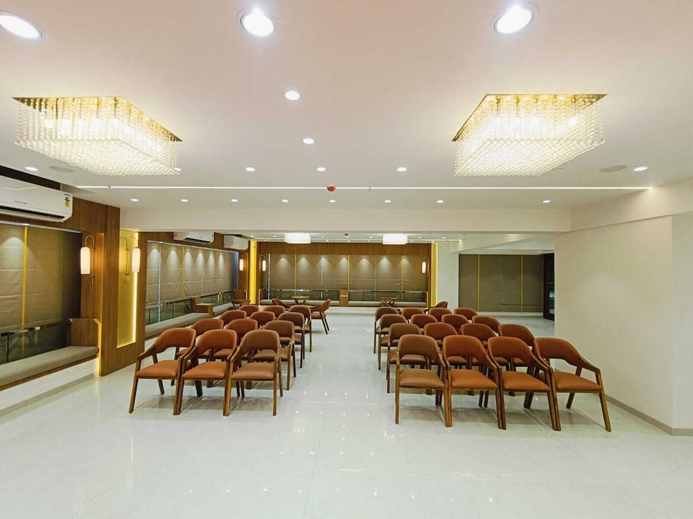 MURLI HOTEL LUXURY ROOMS