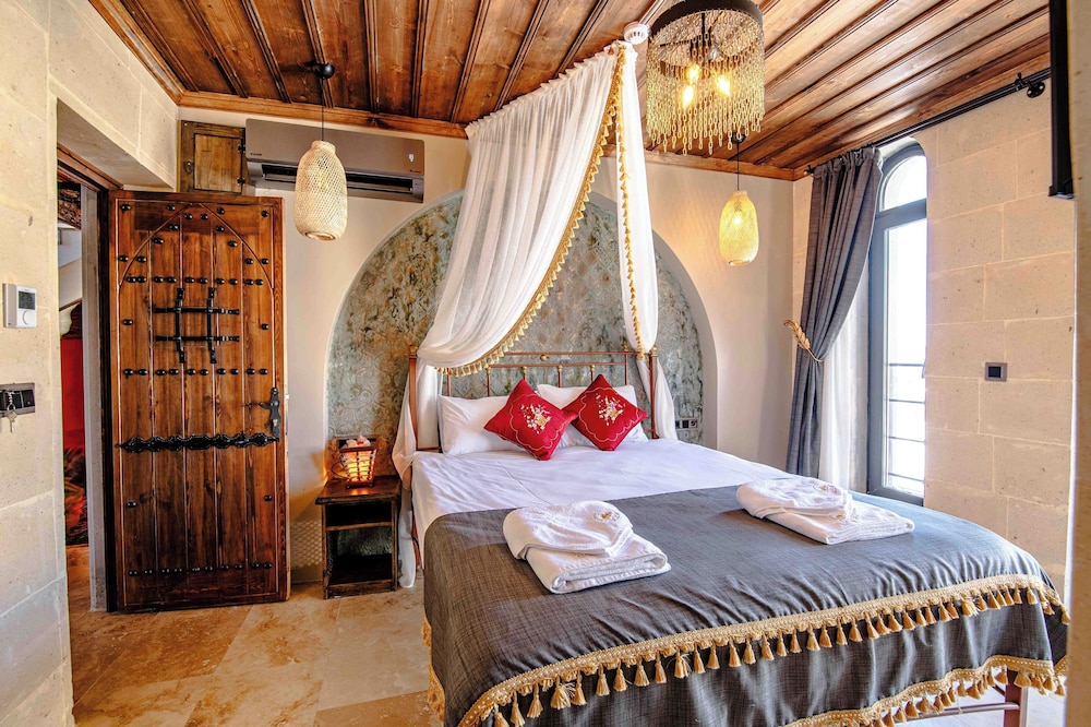 Alika Castle House
