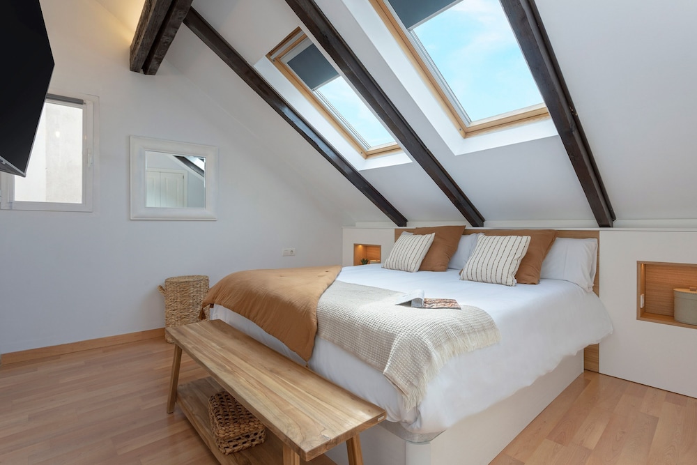 Stylish Penthouse Private Terrace Plaza Mitjana