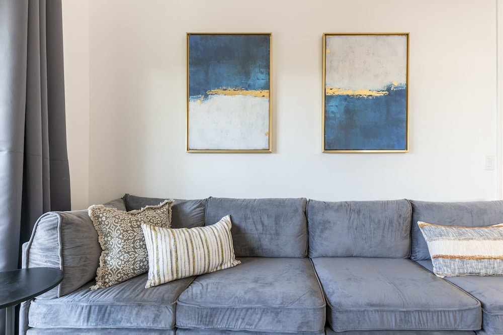 Elegant Retreat Modern Comforts Prime Location