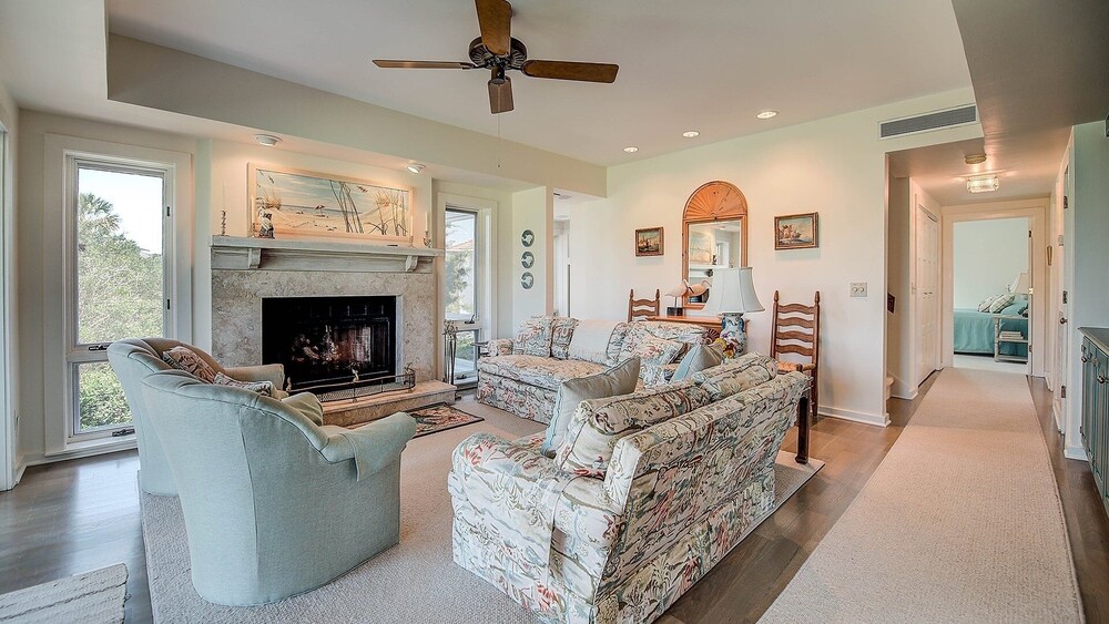 Cozy Oceanview Villa Just Steps From Beach And Pool 3 Bedroom Villa by Peace Vacations view 3