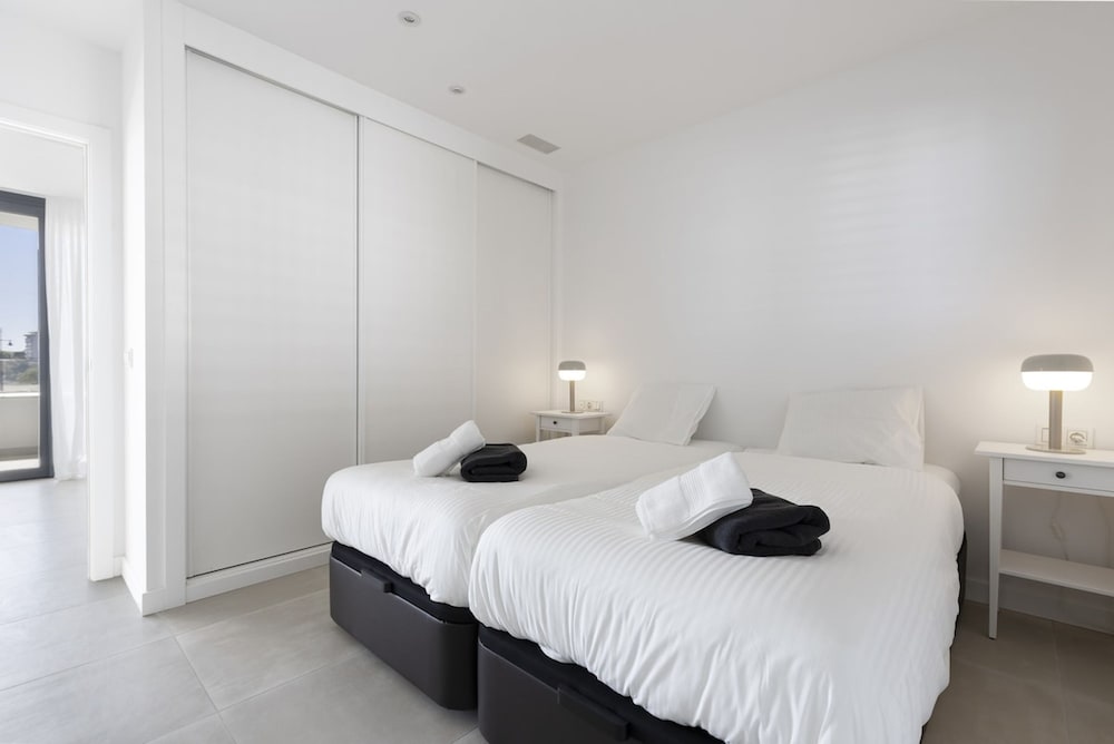 Modern Luxury Suite With Terrace in Higueron