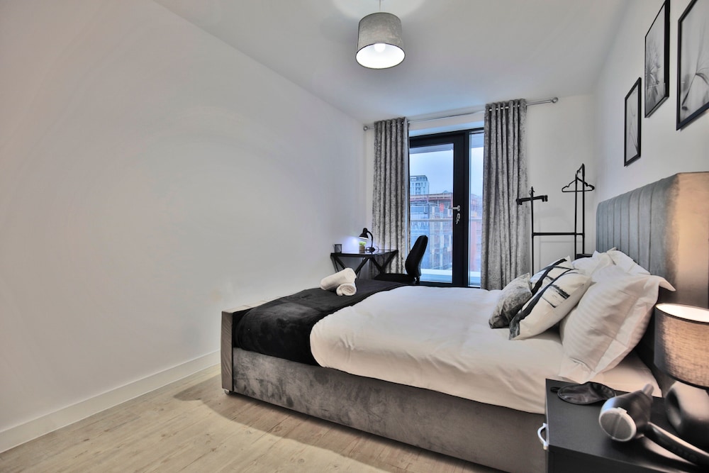Manchester - 2-bed Apartment - Sleeps 4 - Wifi