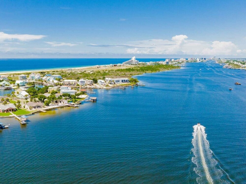 Deja Blue Cove by Southern Vacation Rentals view 5