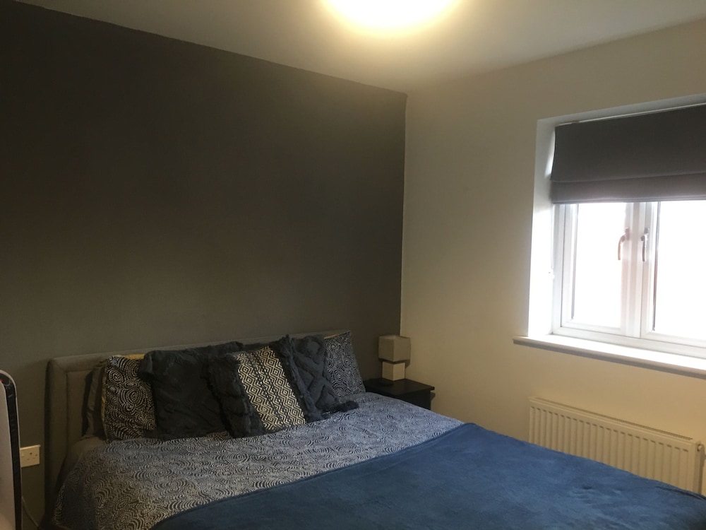 Impeccable 2-bed House in Attleborough view 3